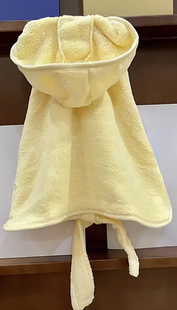 Quick-Dry Pet Bathrobe Towel - Monochrome